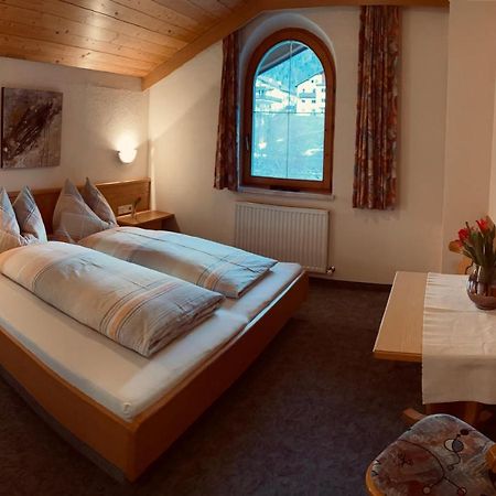 Aparts Handle Und Haus Bergblick Apartamento Pfunds Exterior foto