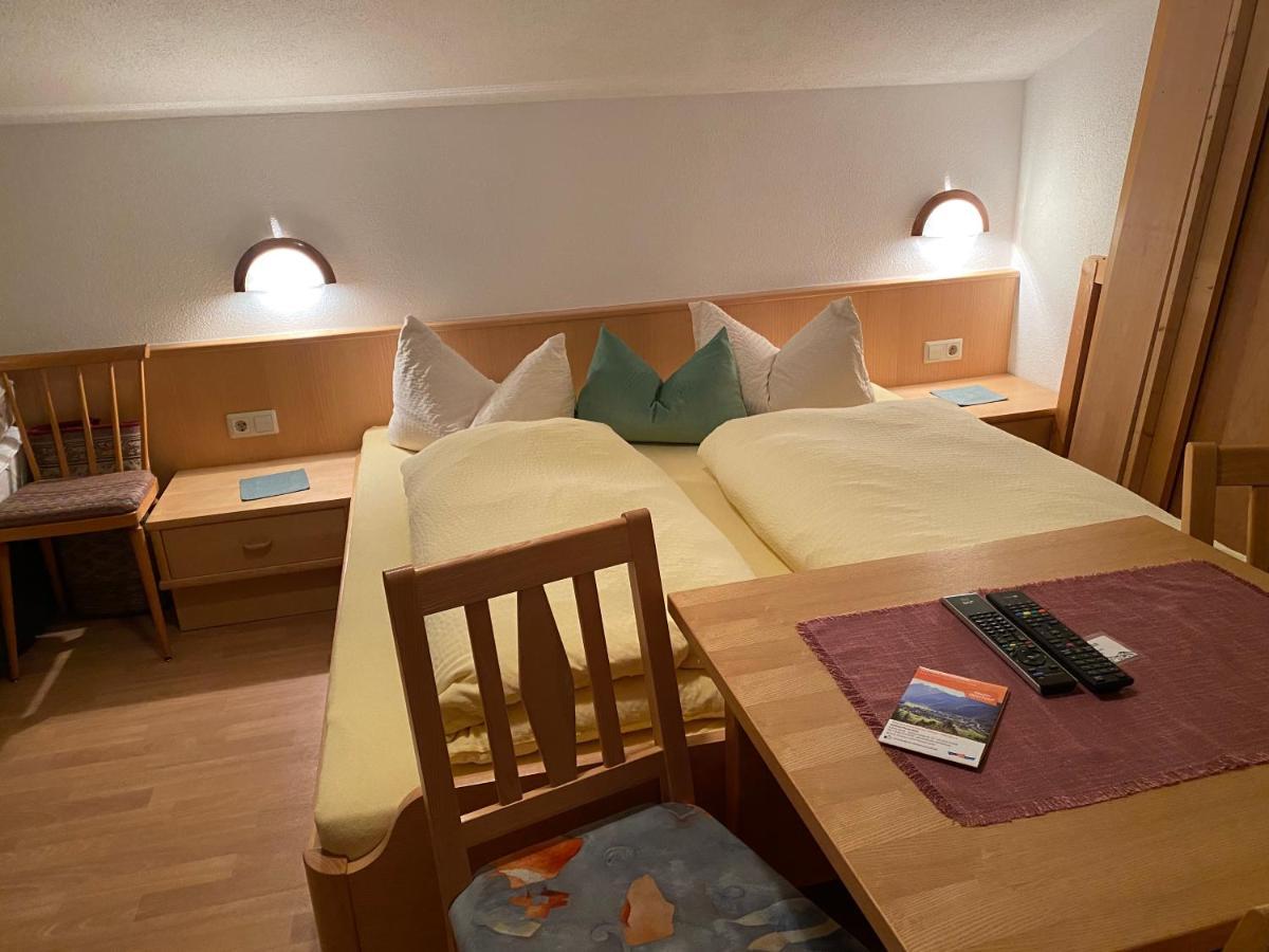 Aparts Handle Und Haus Bergblick Apartamento Pfunds Exterior foto