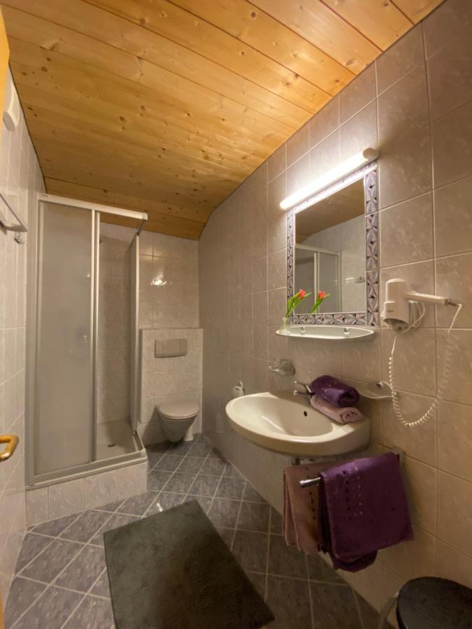 Aparts Handle Und Haus Bergblick Apartamento Pfunds Exterior foto
