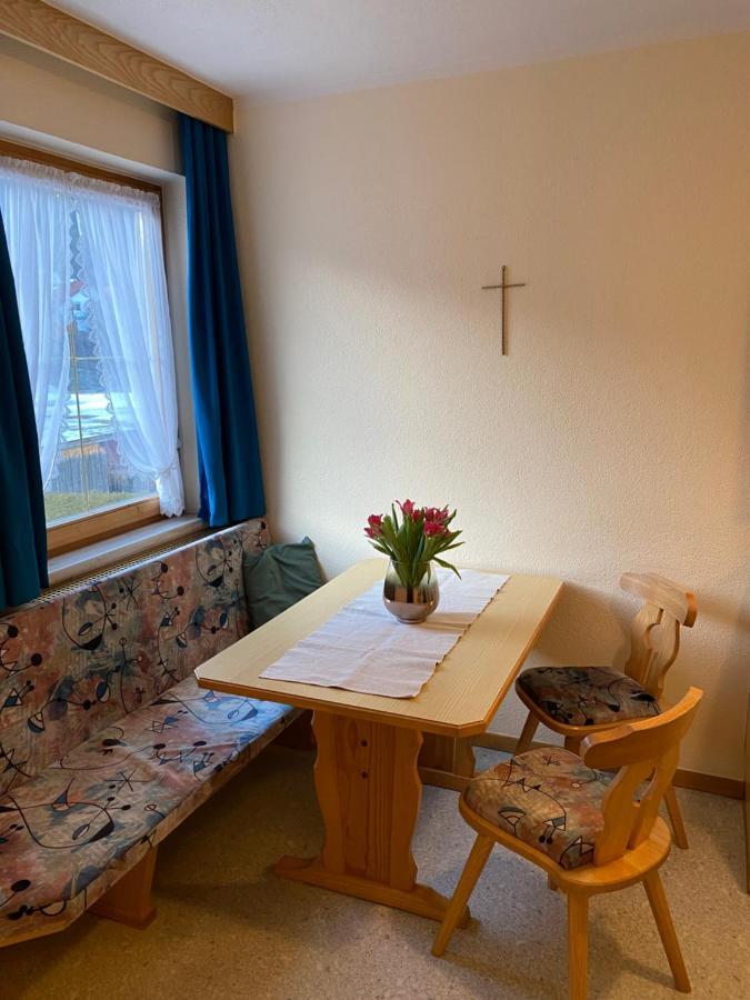 Aparts Handle Und Haus Bergblick Apartamento Pfunds Exterior foto