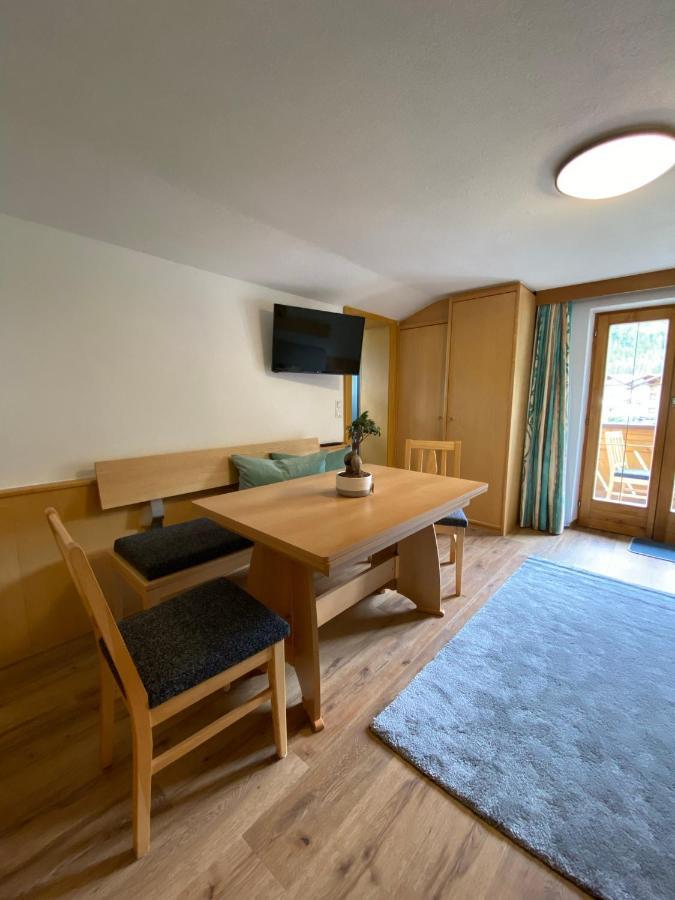 Aparts Handle Und Haus Bergblick Apartamento Pfunds Exterior foto