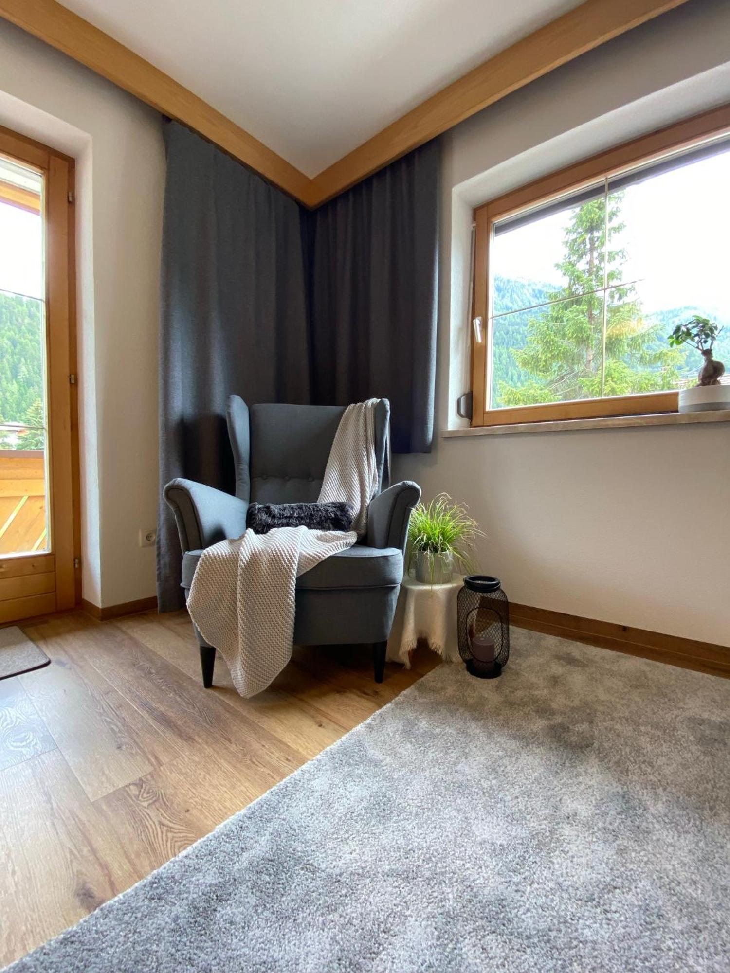 Aparts Handle Und Haus Bergblick Apartamento Pfunds Exterior foto