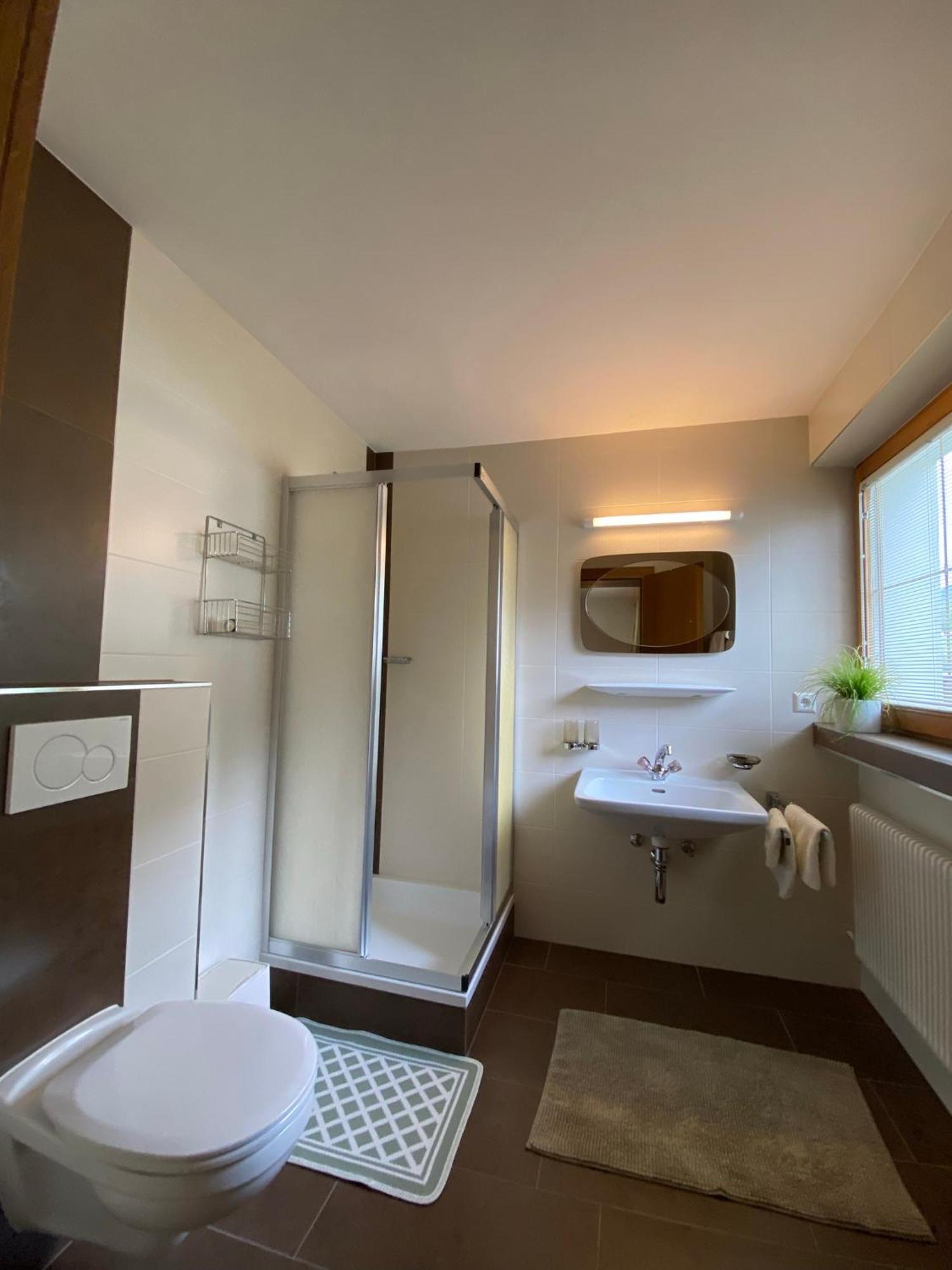 Aparts Handle Und Haus Bergblick Apartamento Pfunds Exterior foto