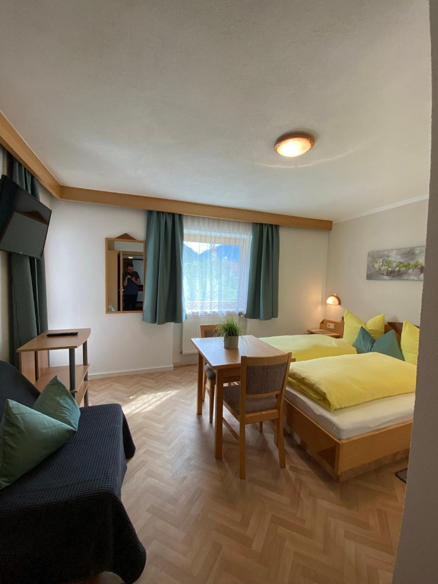 Aparts Handle Und Haus Bergblick Apartamento Pfunds Exterior foto