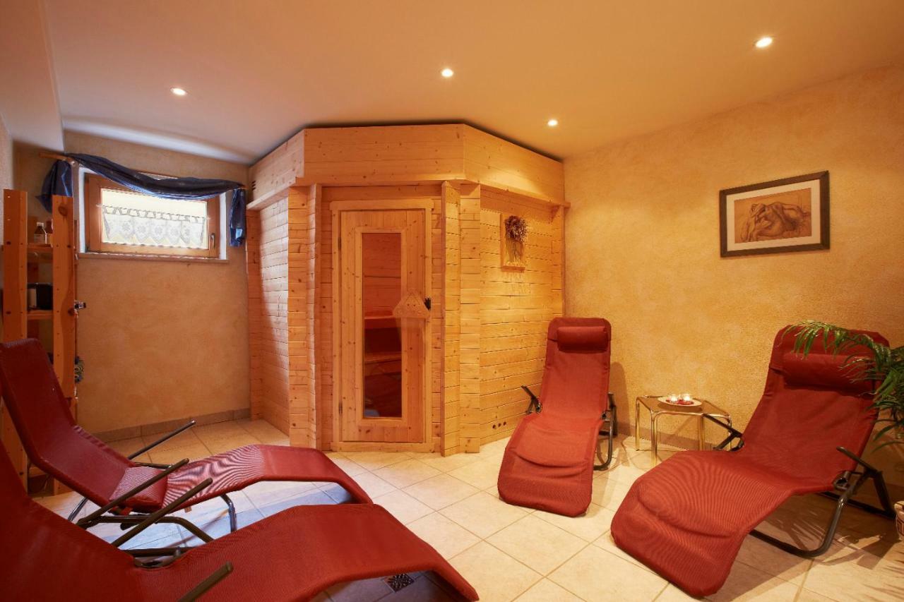 Aparts Handle Und Haus Bergblick Apartamento Pfunds Exterior foto